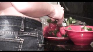 She cooks before pov anal sex