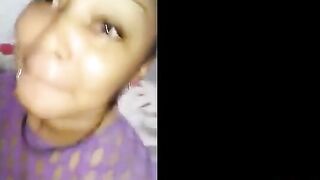 Antillaise chabine au gros cul se fait doigter et twerk